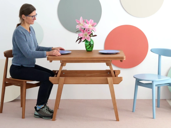 Stolik kawowy z podnoszonym blatem Envelope 90x65cm czarny jesion