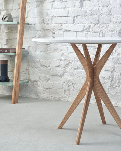 Okrągły Stół Jadalniany JUBI śr. 60cm Delikatny Niebieski | Nogi Orzech