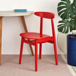 Czerwone krzesło drewniane BIJU 